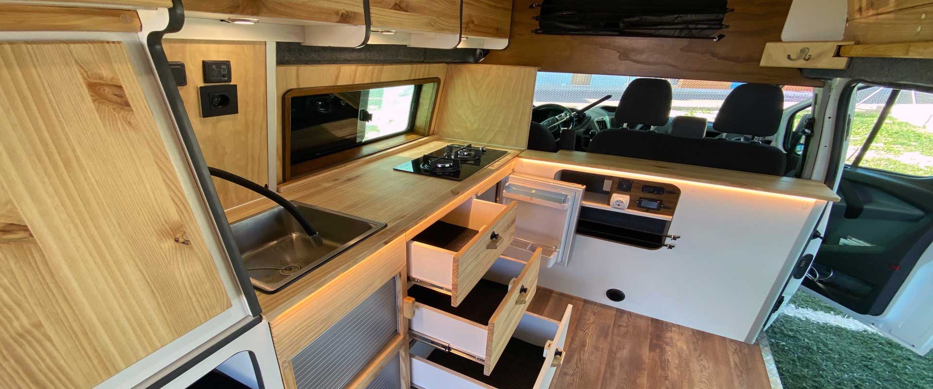 Loco Camper, camperiza tu furgoneta en Málaga